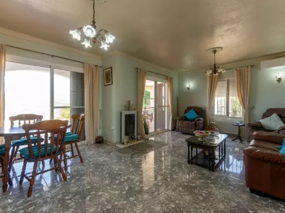 3-bedroom Country House In Guaro, Spain (216 M²)
