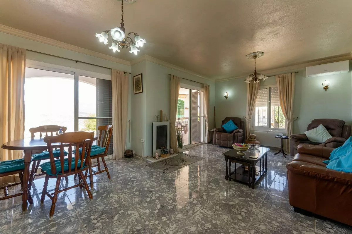 3-bedroom Country House In Guaro, Spain (216 M²)