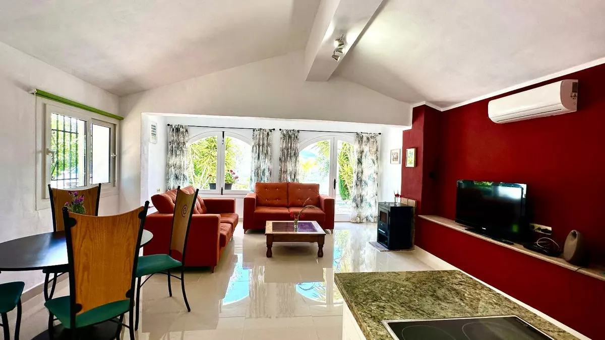 2-bedroom Villa In La Viñuela, Spain (101 M²)