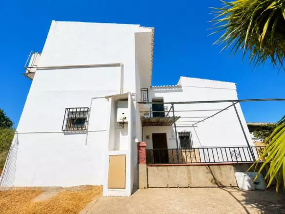 3-bedroom Villa In Pizarra, Spain (117 M²)