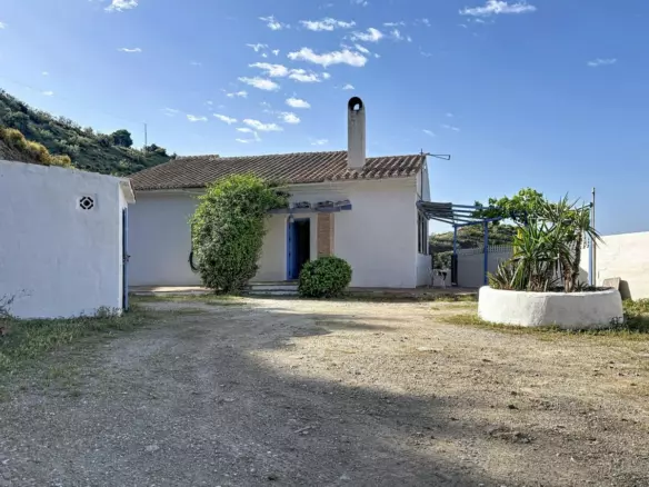 4-bedroom Country House In Canillas De Aceituno, Spain (240 M²)