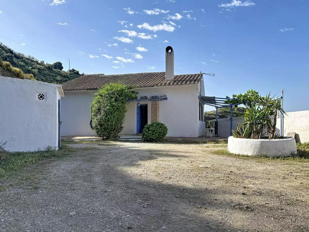 4-bedroom Country House In Canillas De Aceituno, Spain (240 M²)
