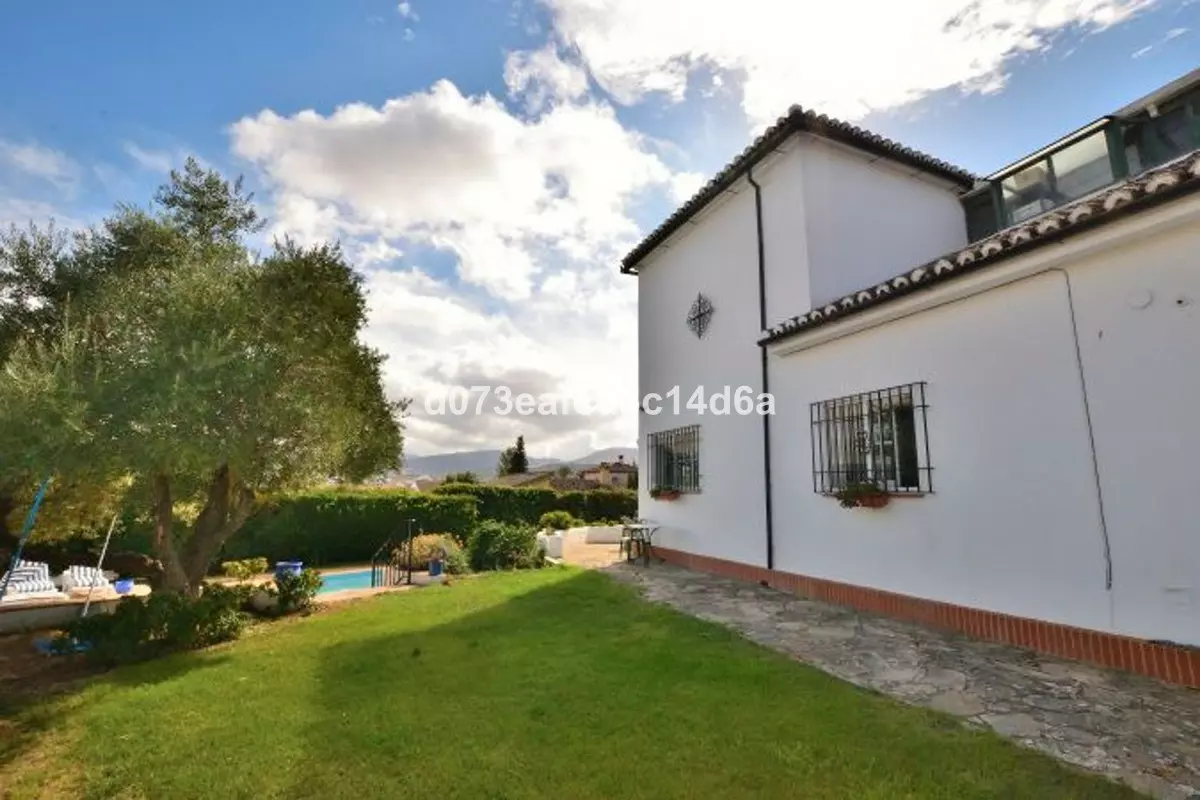 4-bedroom Villa In Ronda, Spain (220 M²)