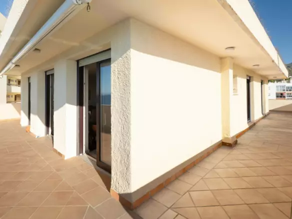 3-bedroom Apartment In Marbella, Spain (94 M²)