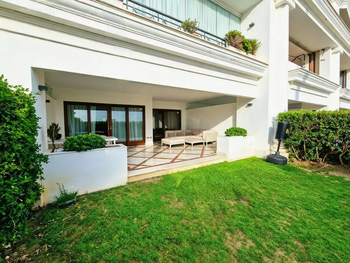 2-bedroom Apartment In Estepona, Spain (180 M²)