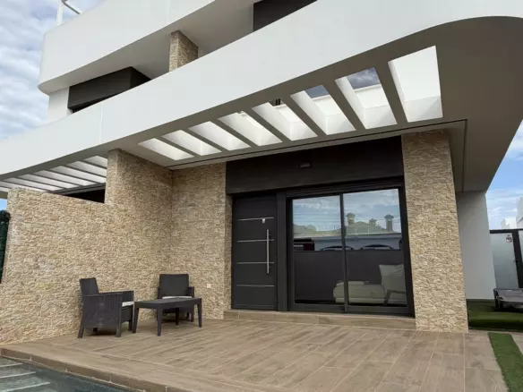 2-bedroom Villa In Los Montesinos, Spain (100 M²)