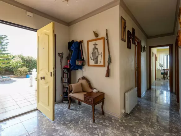 3-bedroom Country House In Guaro, Spain (216 M²)