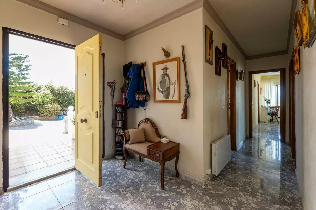 3-bedroom Country House In Guaro, Spain (216 M²)