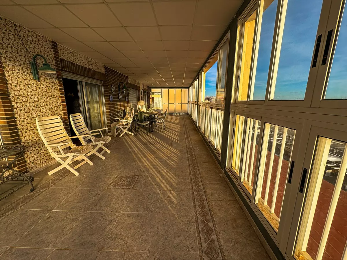 3-bedroom Apartment In Santa Pola, Spain (200 M²)