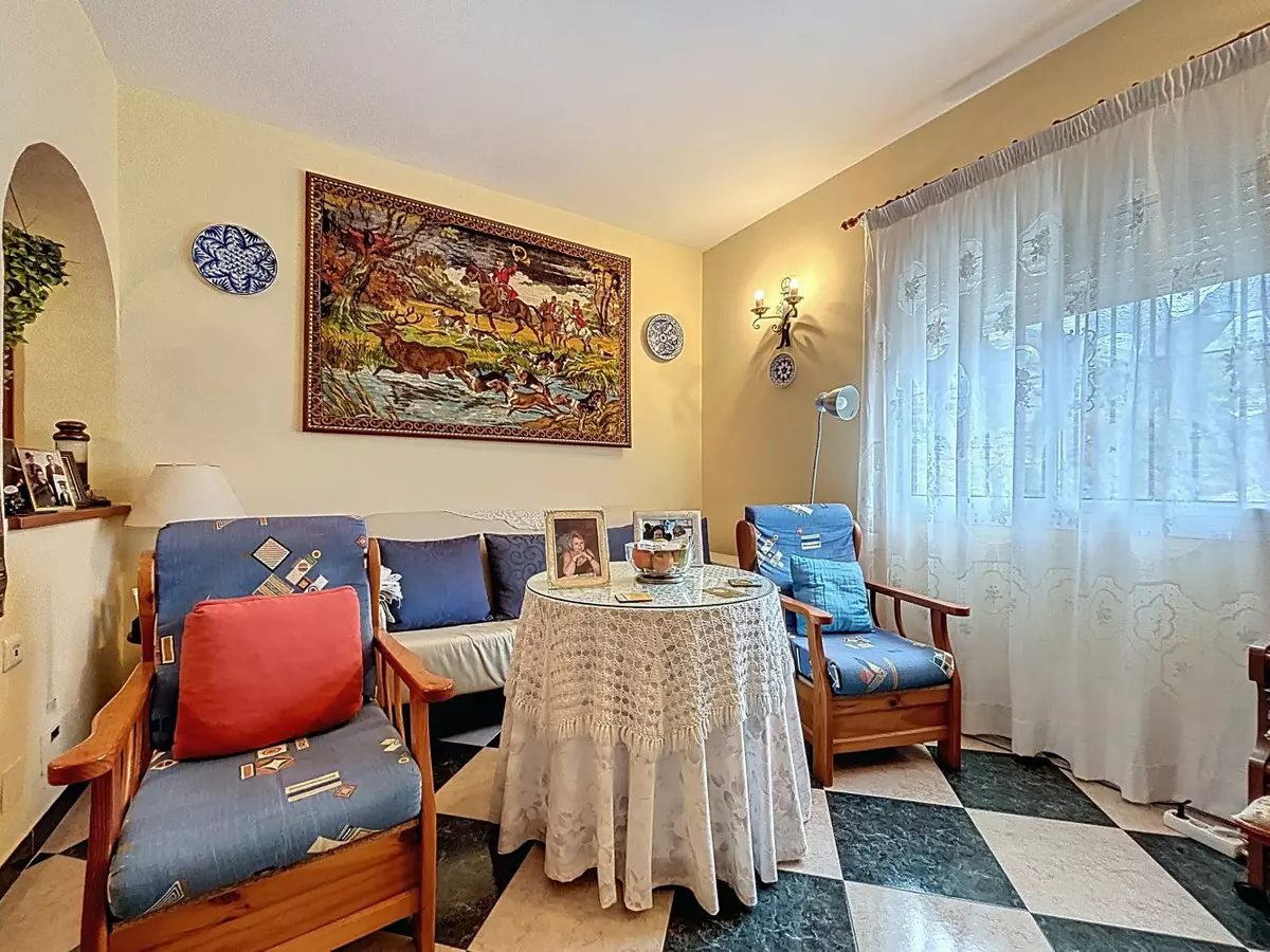 5-bedroom Villa In La Viñuela, Spain (330 M²)