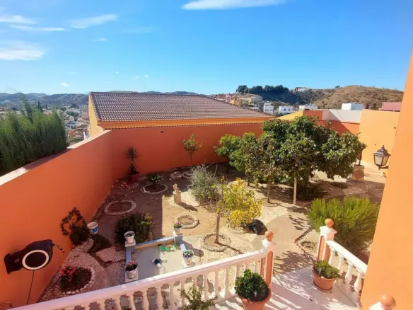 5-bedroom Villa In Málaga, Spain (193 M²)