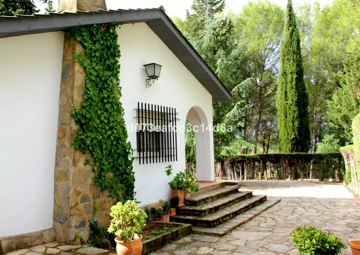 3-bedroom Villa In Ronda, Spain (143 M²)