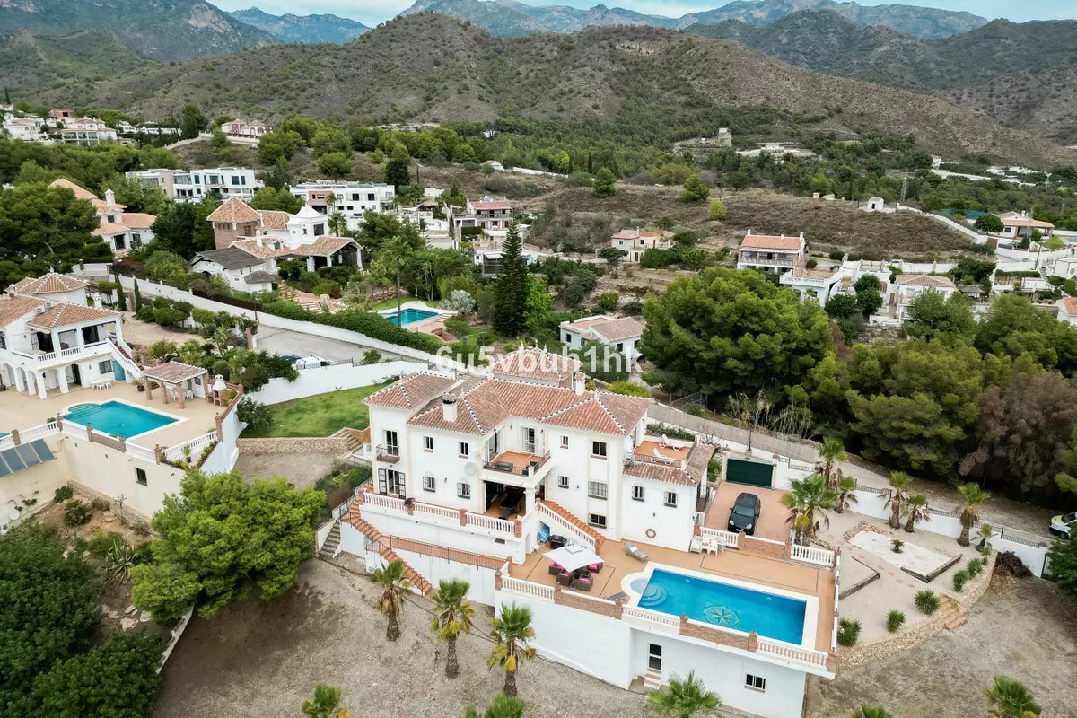 5-bedroom Villa In Frigiliana, Spain (400 M²)