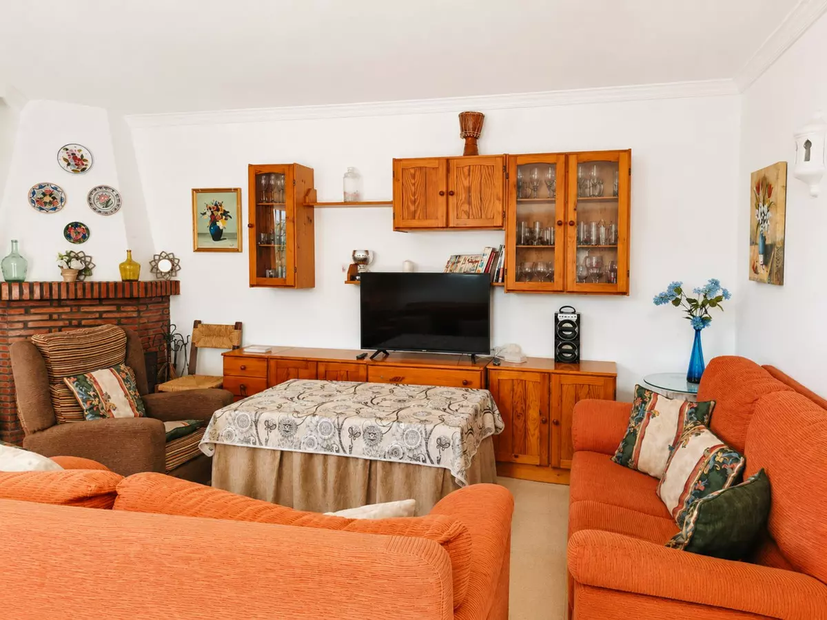 6-bedroom Country House In Estepona, Spain (206 M²)