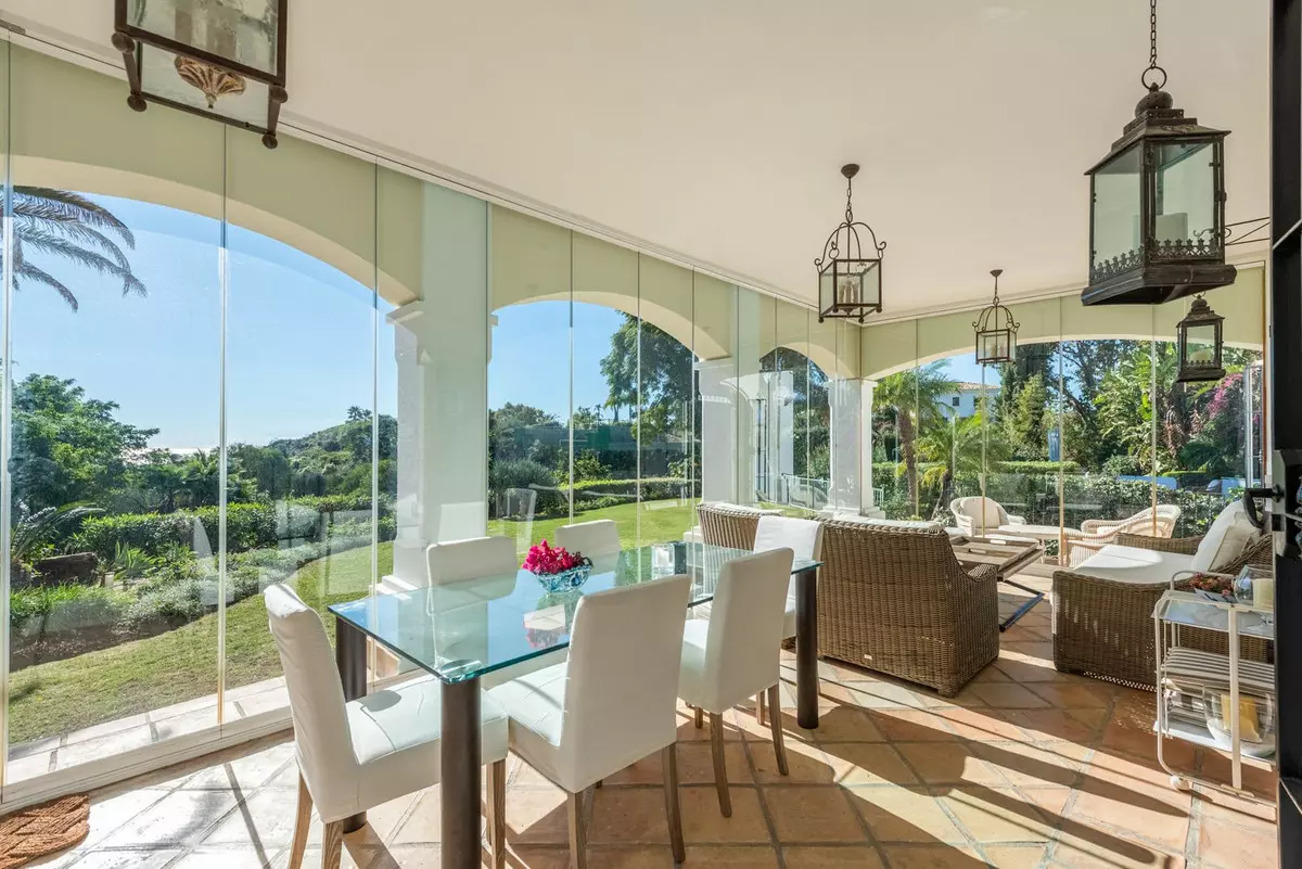 5-bedroom Villa In Marbella, Spain (403 M²)
