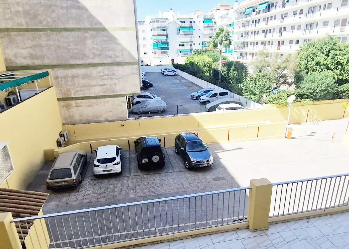3-bedroom Apartment In Fuengirola, Spain (100 M²)