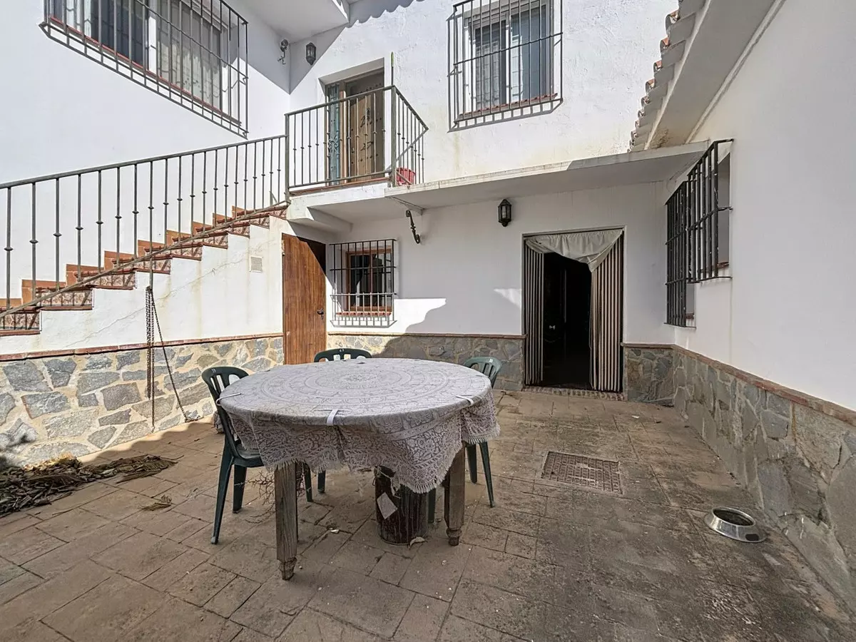 6-bedroom Villa In Periana, Spain (348 M²)