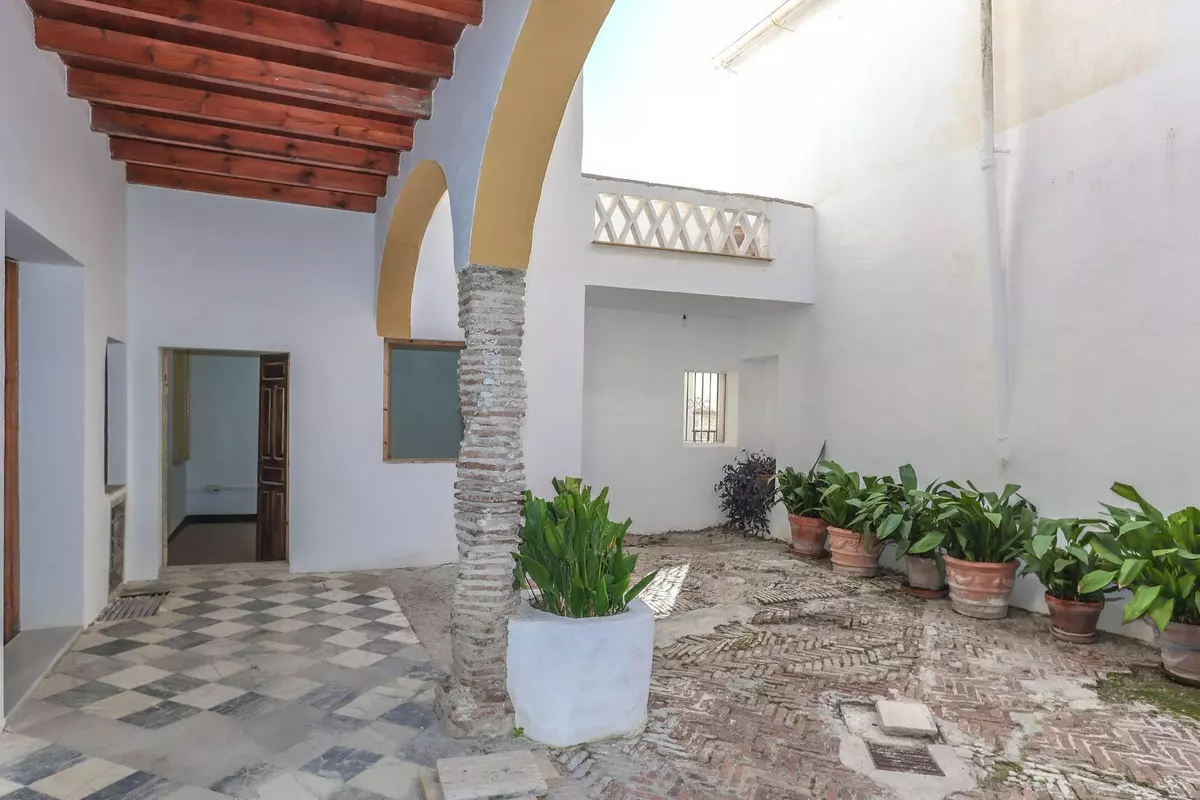 7-bedroom Town House In Casarabonela, Spain (535 M²)