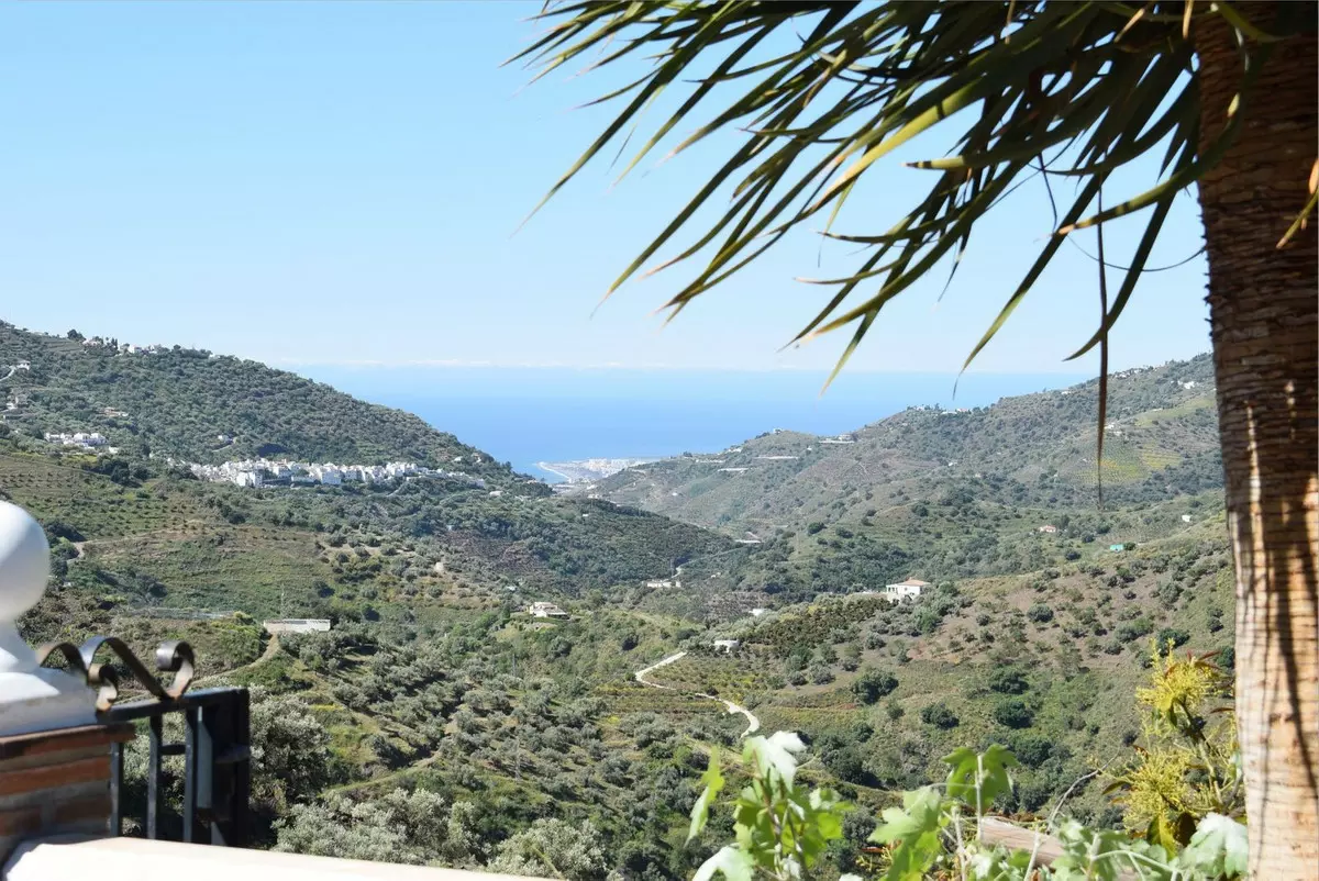 6-bedroom Villa In Cómpeta, Spain (457 M²)
