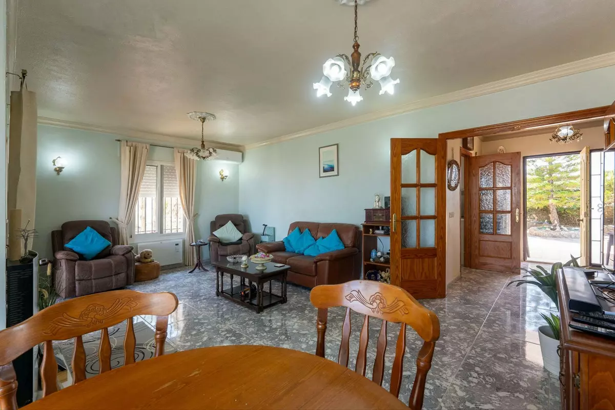 3-bedroom Country House In Guaro, Spain (216 M²)
