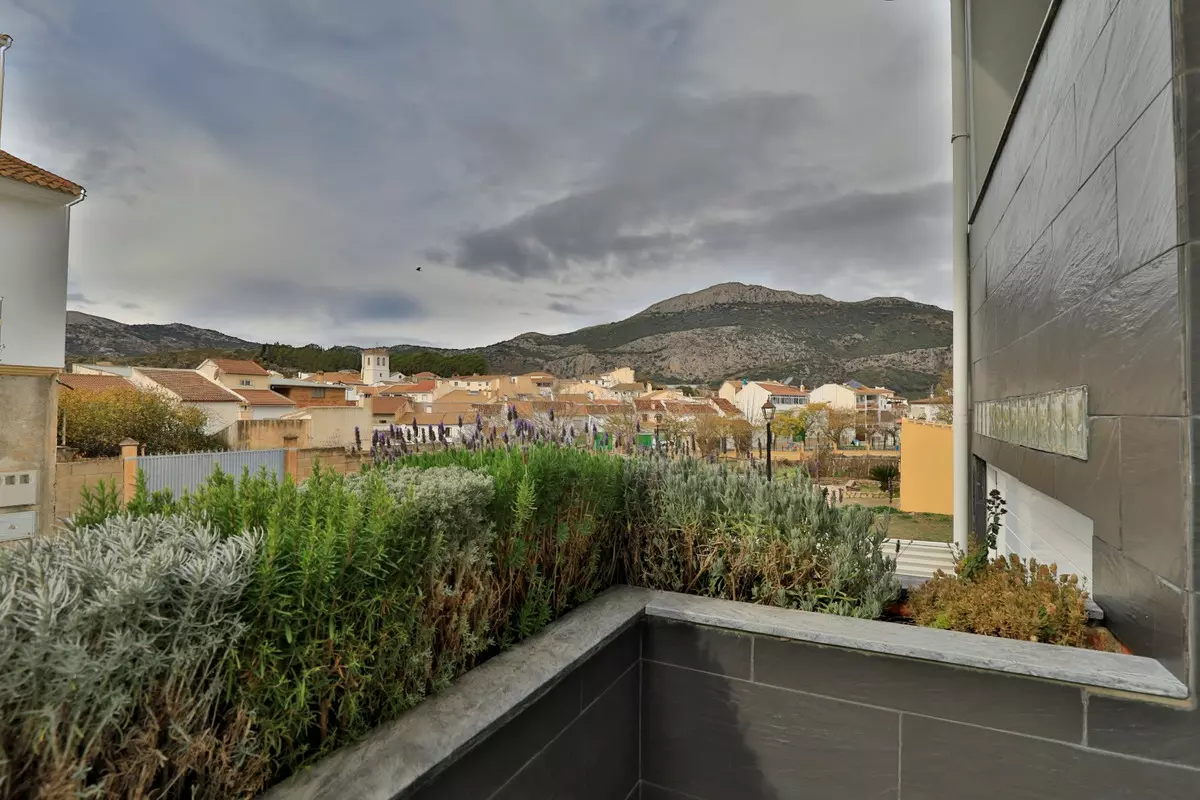 4-bedroom Villa In Alfarnate, Spain (220 M²)