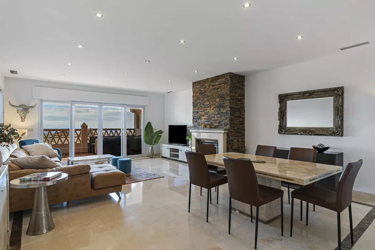 3-bedroom Apartment In Málaga, Spain (171 M²)