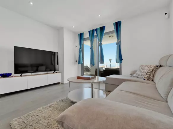 2-bedroom Apartment In Benalmádena, Spain (122 M²)