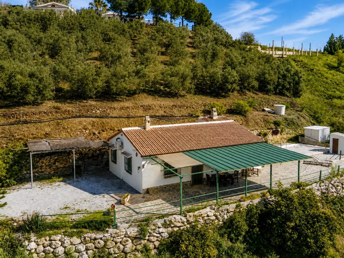 3-bedroom Villa In Cómpeta, Spain (94 M²)