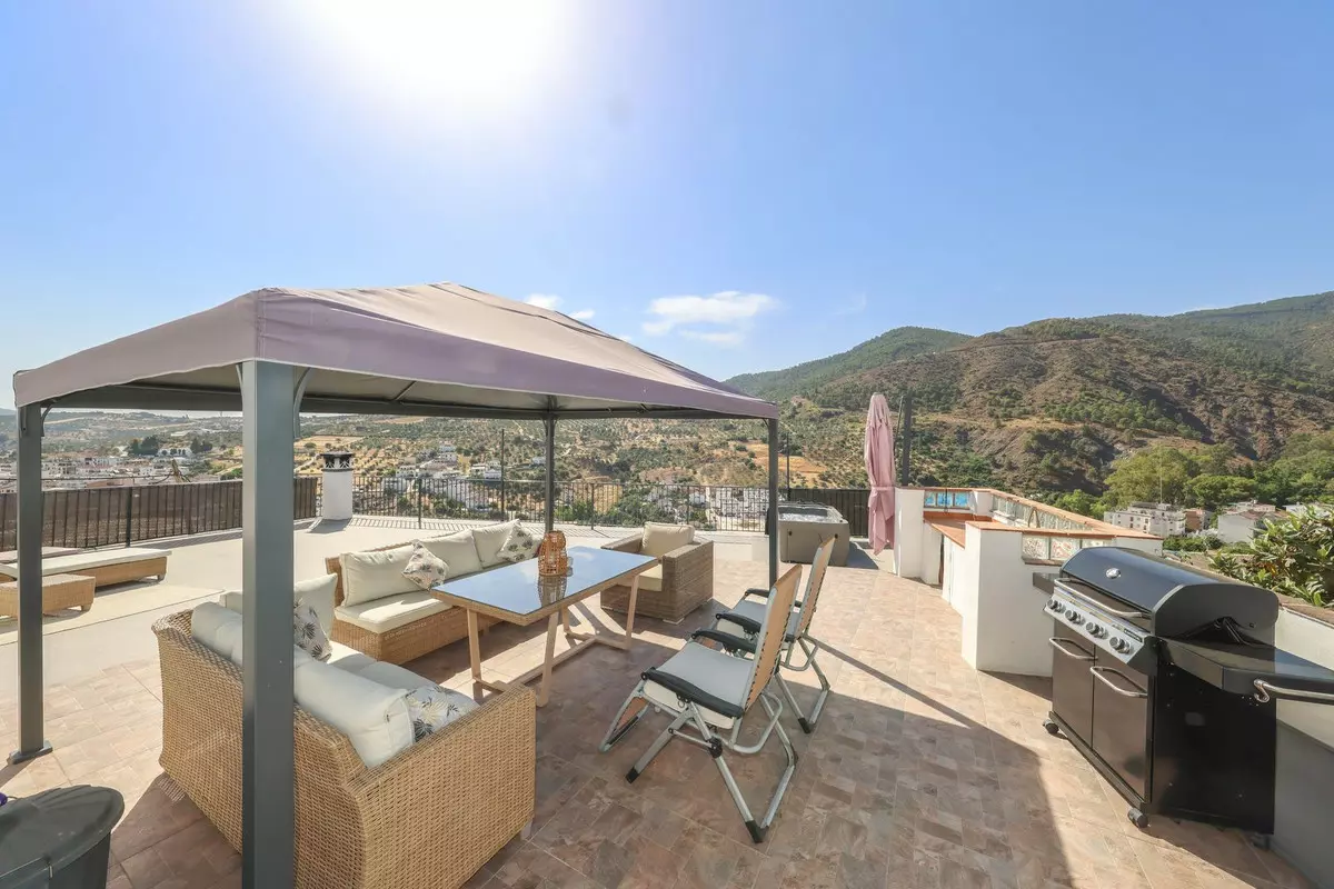 3-bedroom Town House In Tolox, Spain (125 M²)