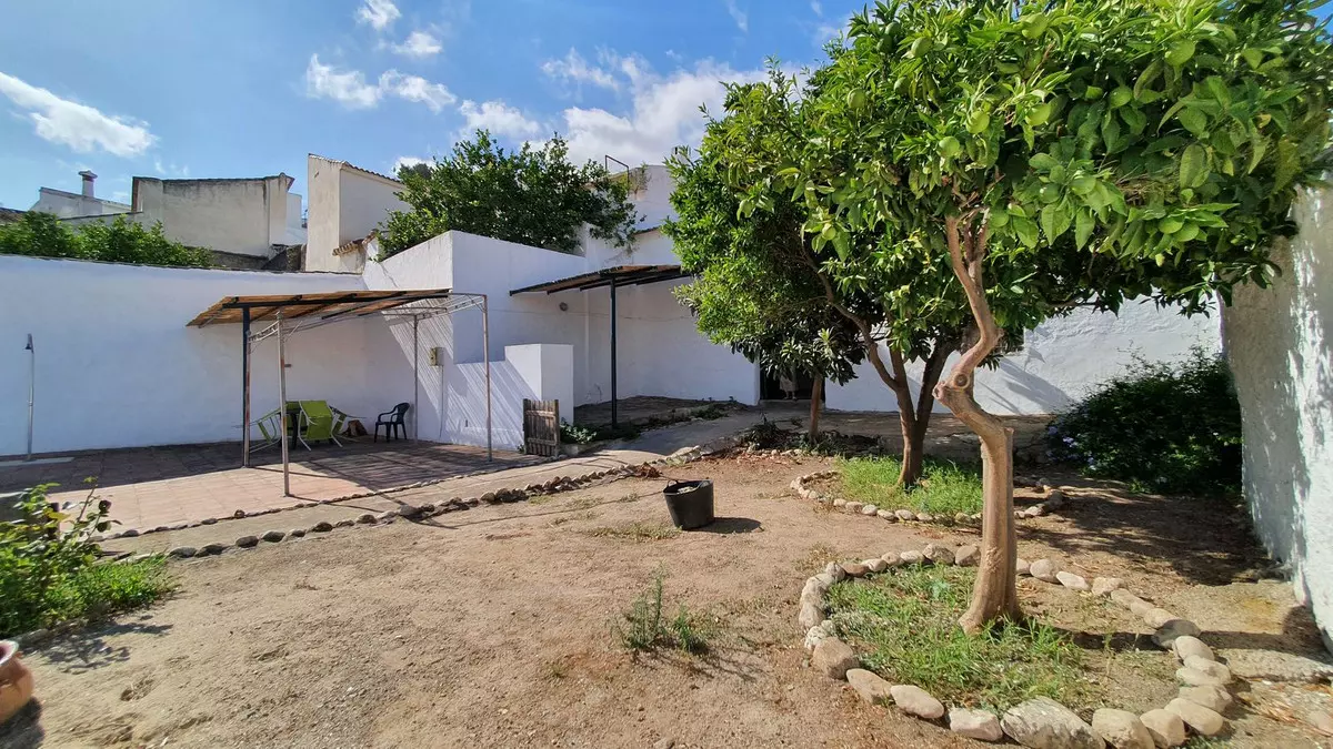 4-bedroom Town House In Ardales, Spain (706 M²)