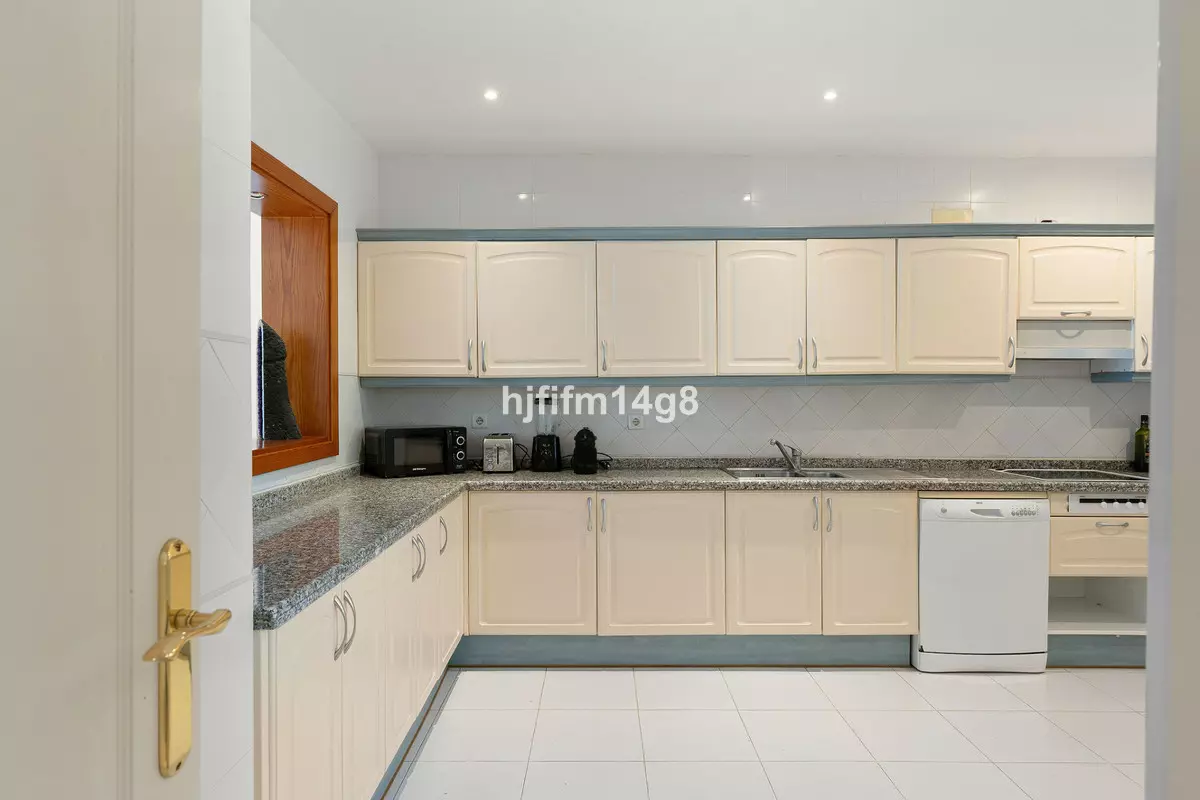 3-bedroom Town House In Marbella, Spain (385 M²)