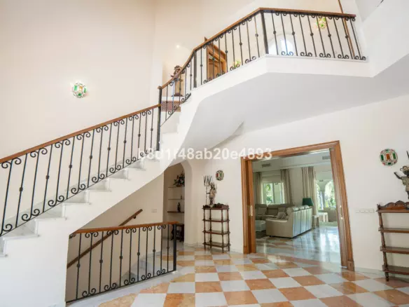 6-bedroom Villa In Estepona, Spain (967 M²)