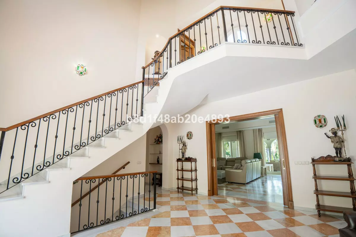 6-bedroom Villa In Estepona, Spain (967 M²)
