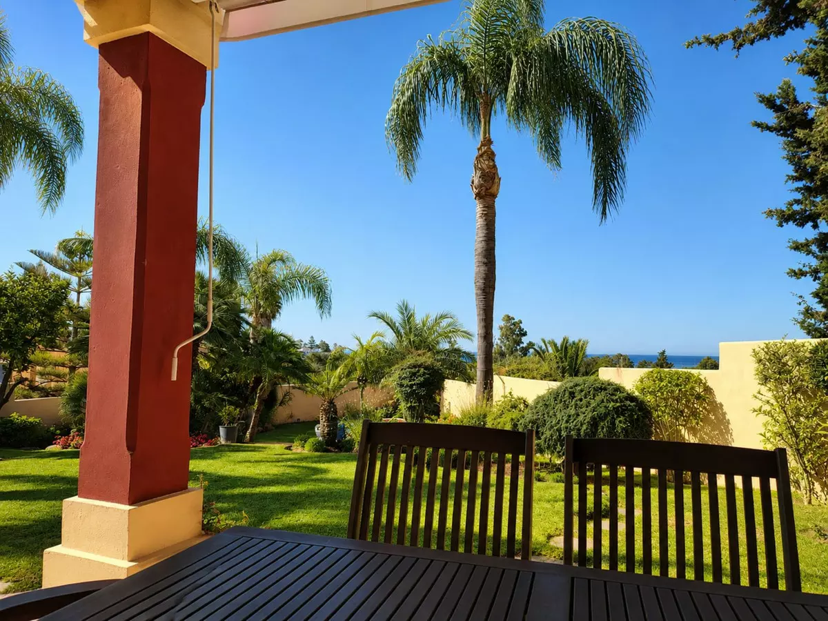 7-bedroom Villa In Marbella, Spain (276 M²)