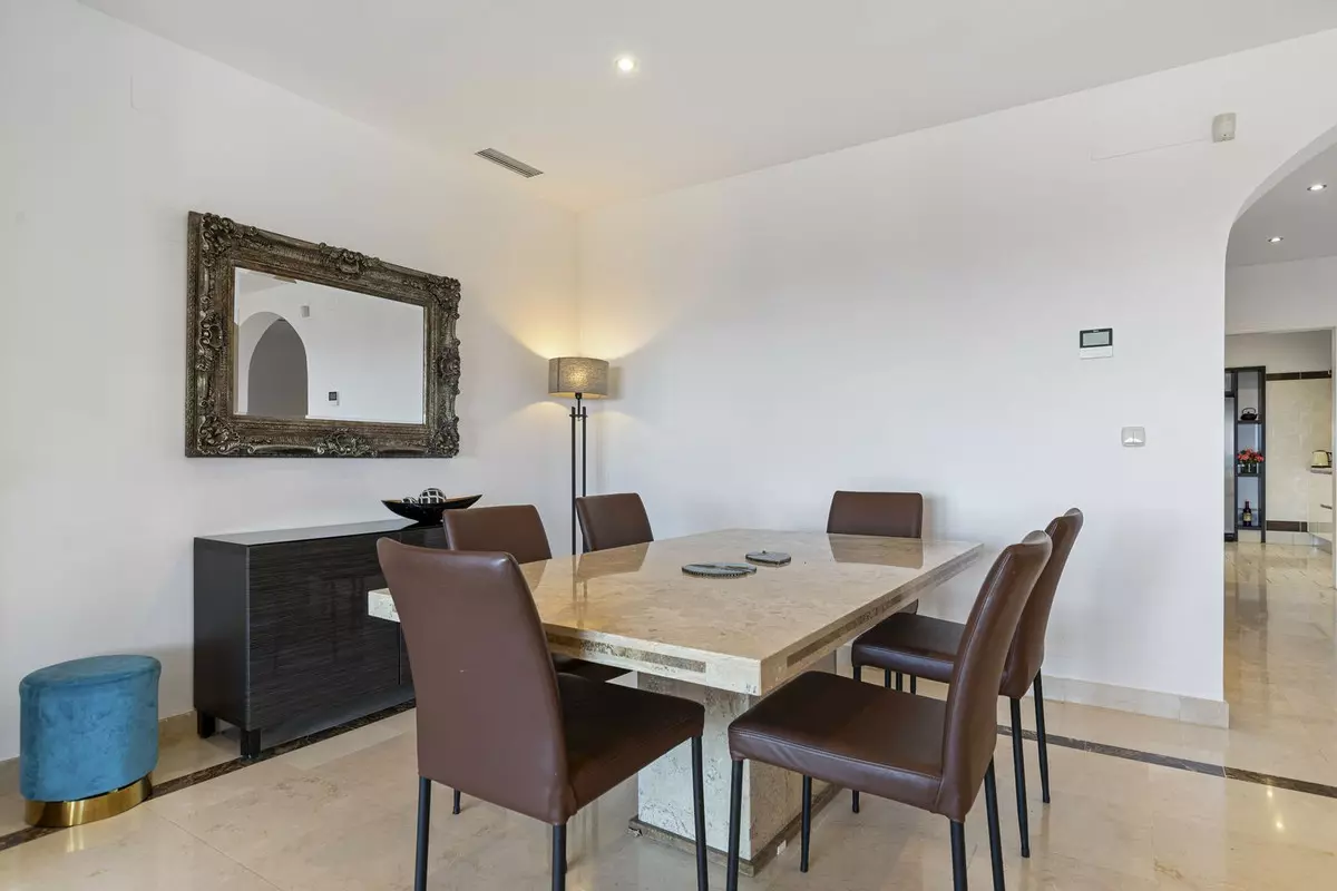 3-bedroom Apartment In Málaga, Spain (171 M²)