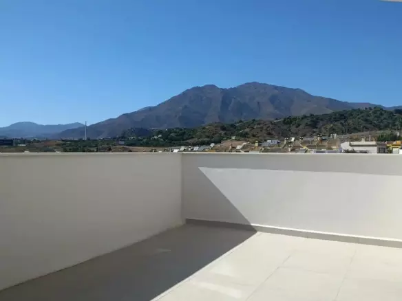 2-bedroom Apartment In Estepona, Spain (90 M²)