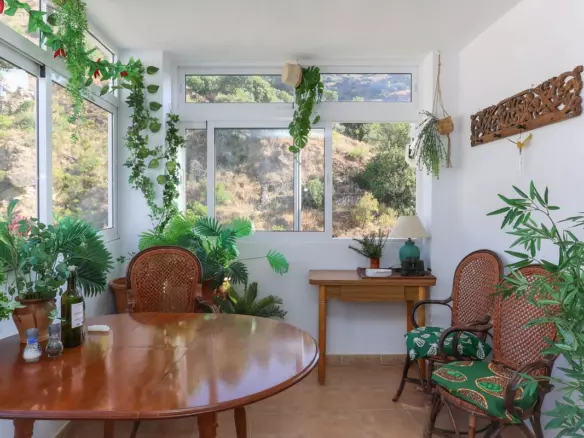 5-bedroom Town House In Tolox, Spain (168 M²)