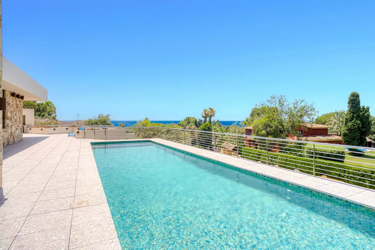 5-bedroom Villa In Marbella, Spain (410 M²)