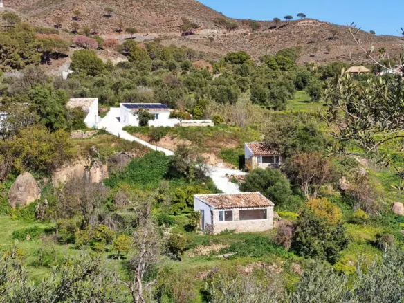 4-bedroom Country House In Casarabonela, Spain (173 M²)