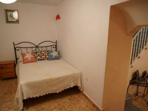 4-bedroom Villa In Cómpeta, Spain (92 M²)