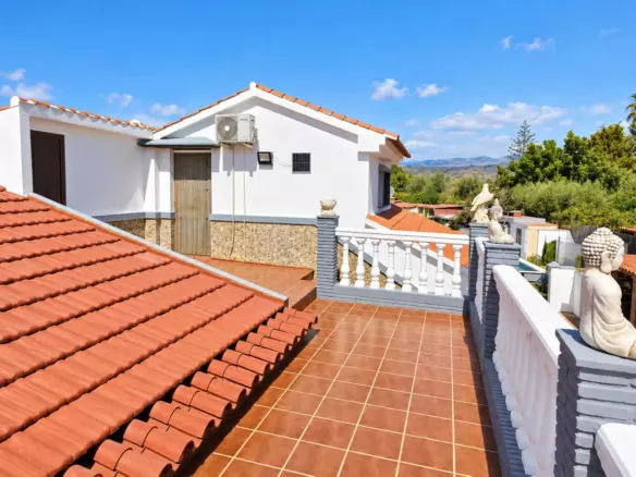 5-bedroom Villa In Cártama, Spain (230 M²)