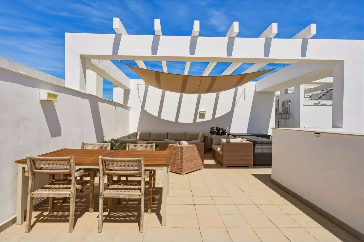 3-bedroom Apartment In Estepona, Spain (111 M²)