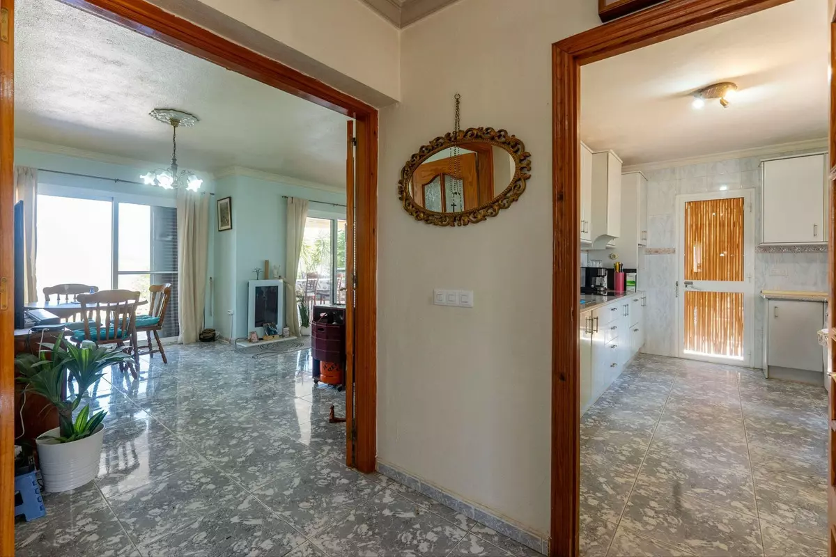 3-bedroom Country House In Guaro, Spain (216 M²)