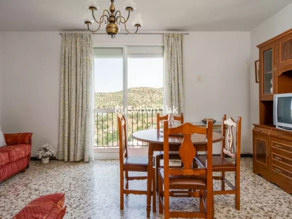 5-bedroom Town House In Tolox, Spain (177 M²)