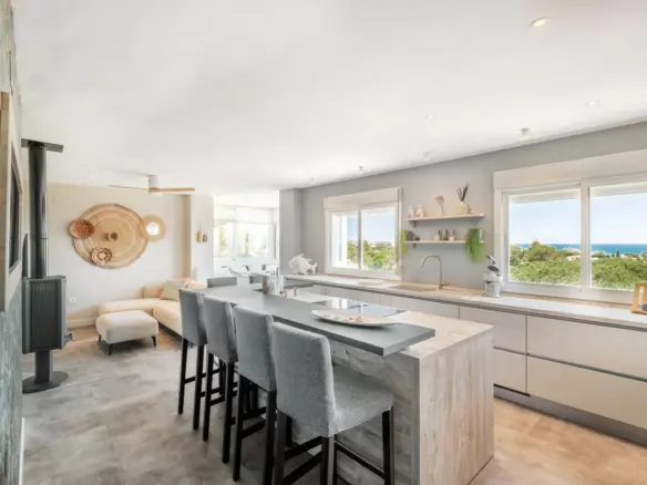 2-bedroom Apartment In Marbella, Spain (98 M²)