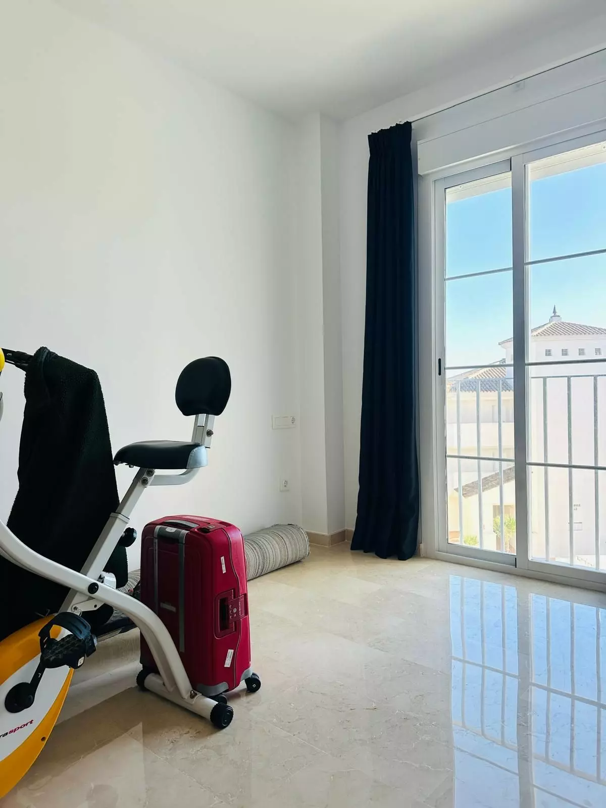 ShowFeedImage-e8b46f 2-bedroom Apartment In Manilva, Spain (80 M²)