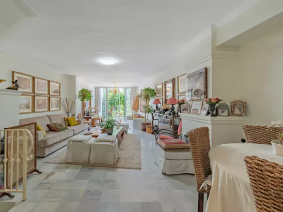 3-bedroom Town House In Marbella, Spain (184 M²)
