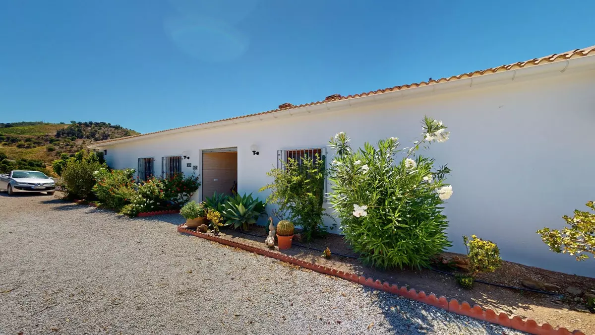 7-bedroom Villa In Iznate, Spain (507 M²)