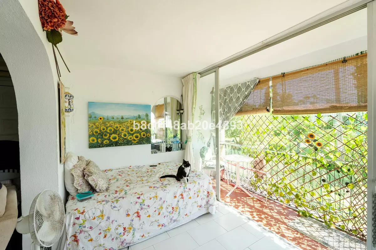 1-bedroom Apartment In Estepona, Spain (61 M²)