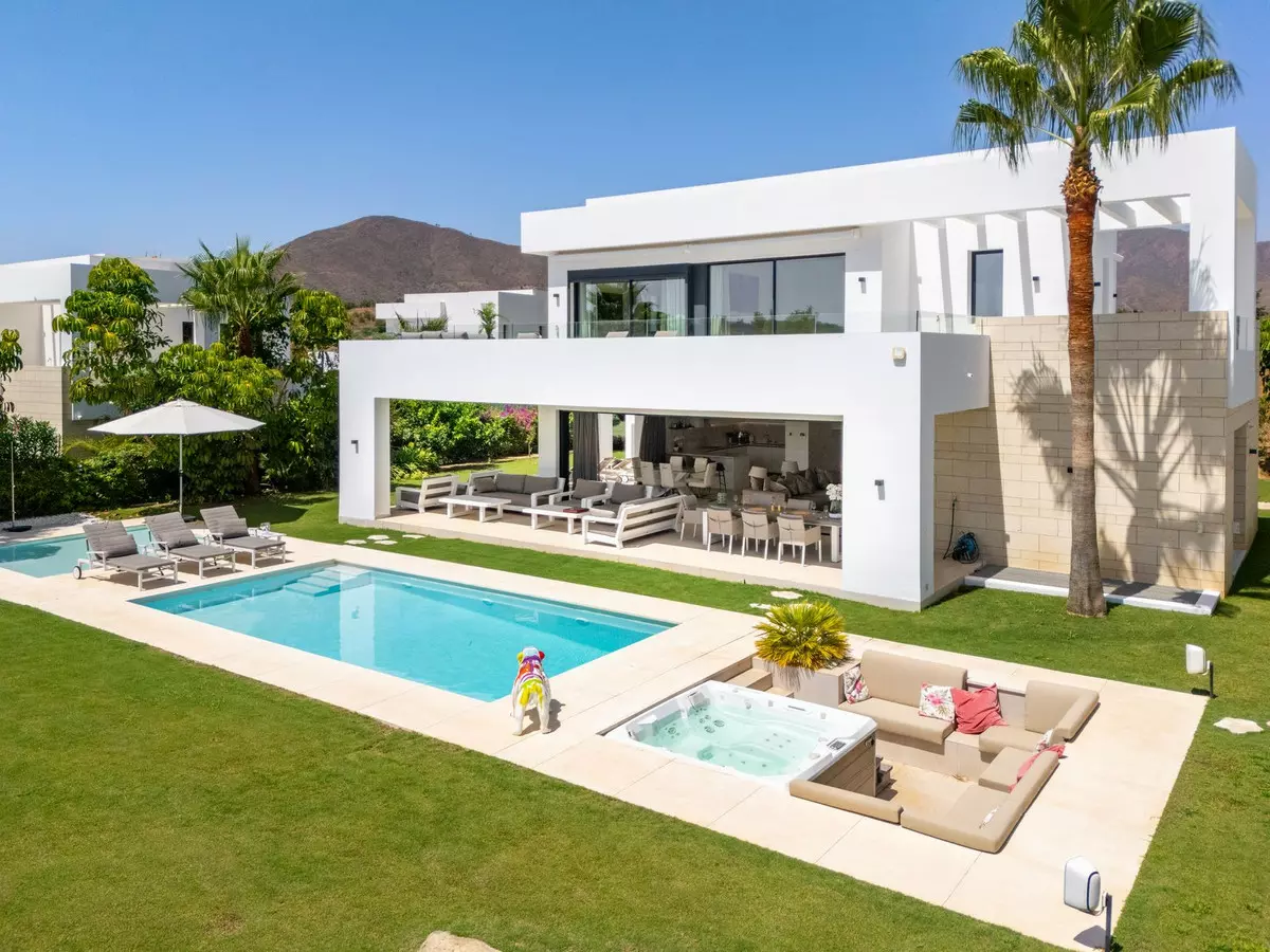 6-bedroom Villa In Mijas, Spain (554 M²)